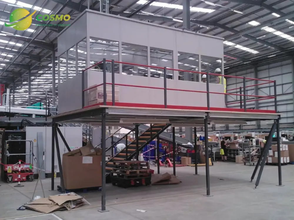 Không gian kệ sàn Mezzanine mang lại có thể được tận dụng làm văn phòng làm việc 
