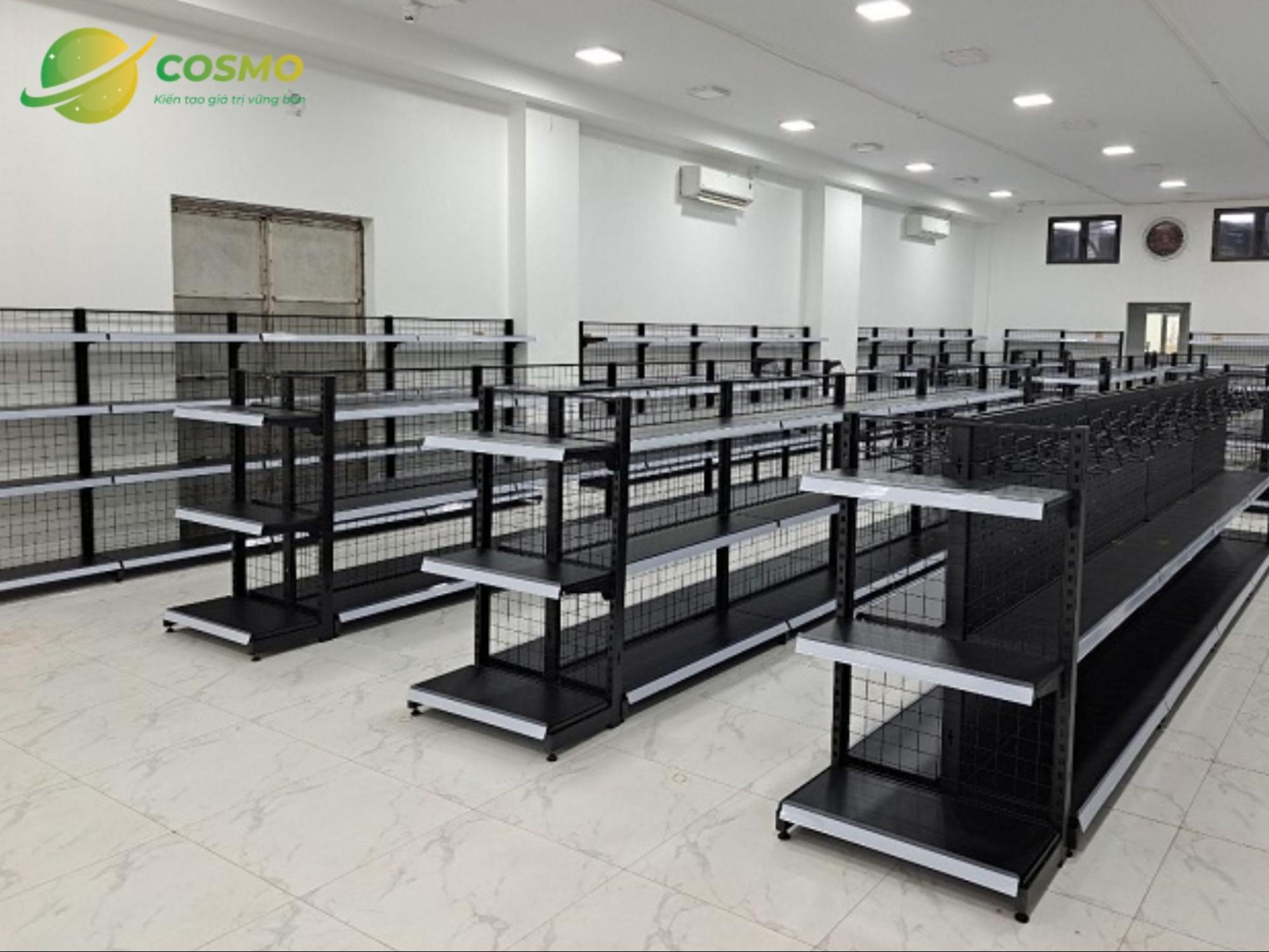 Rackcosmo là đơn vị cung cấp kệ sắt trưng bày sản phẩm uy tín