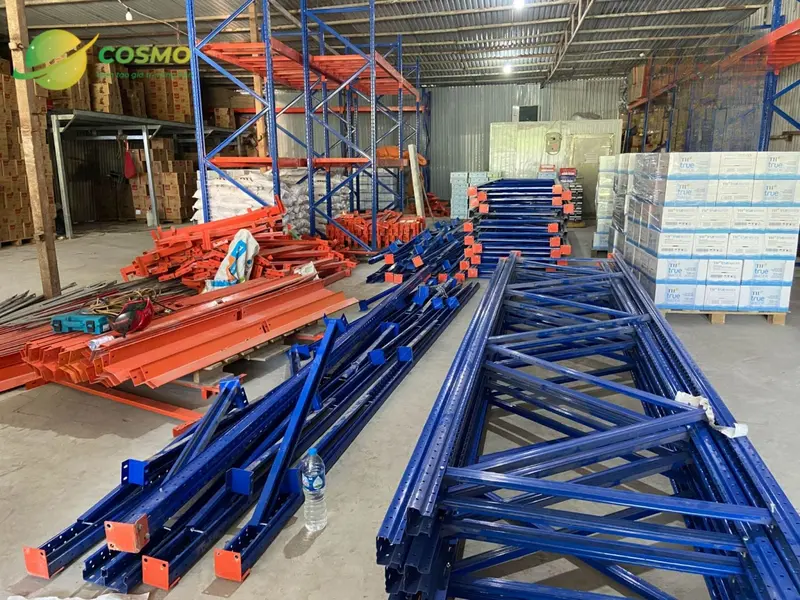 Chuẩn bị các dụng cụ và bộ phận kệ