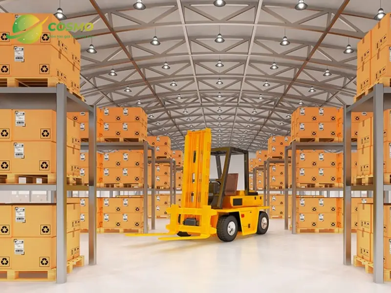 Khi lắp kệ kho hàng, cần chú ý đến việc phân bổ tải trọng và an toàn lao động