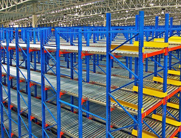 Kệ Carton Flow Rack là gì? Cấu tạo, nguyên lý hoạt động và ứng dụng trong kho hàng