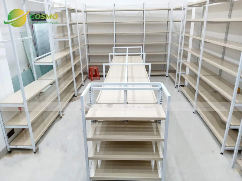 Kệ siêu thị có đa dạng mẫu mã, kiểu dáng, nên bạn có thể dễ dàng trao đổi với nhà cung cấp để nhận được thành phẩm ưng ý