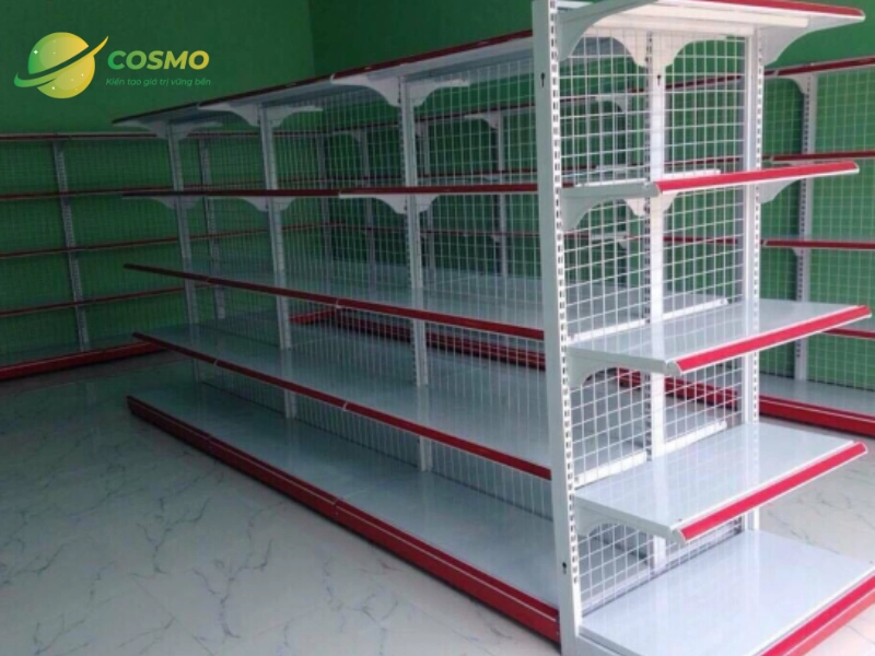 Kệ siêu thị lưng lưới đơn áp tường và kệ siêu thị lưng lưới đôi