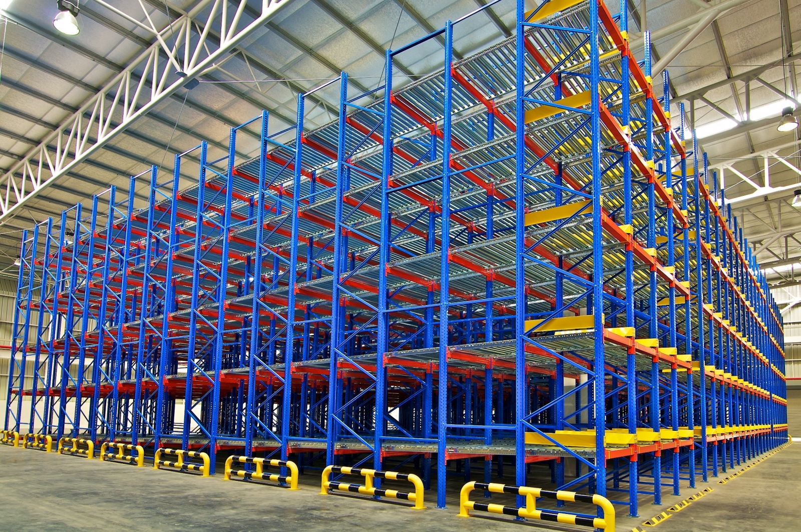 Kệ Push Back và ứng dụng thực tế trong logistics hiện đại