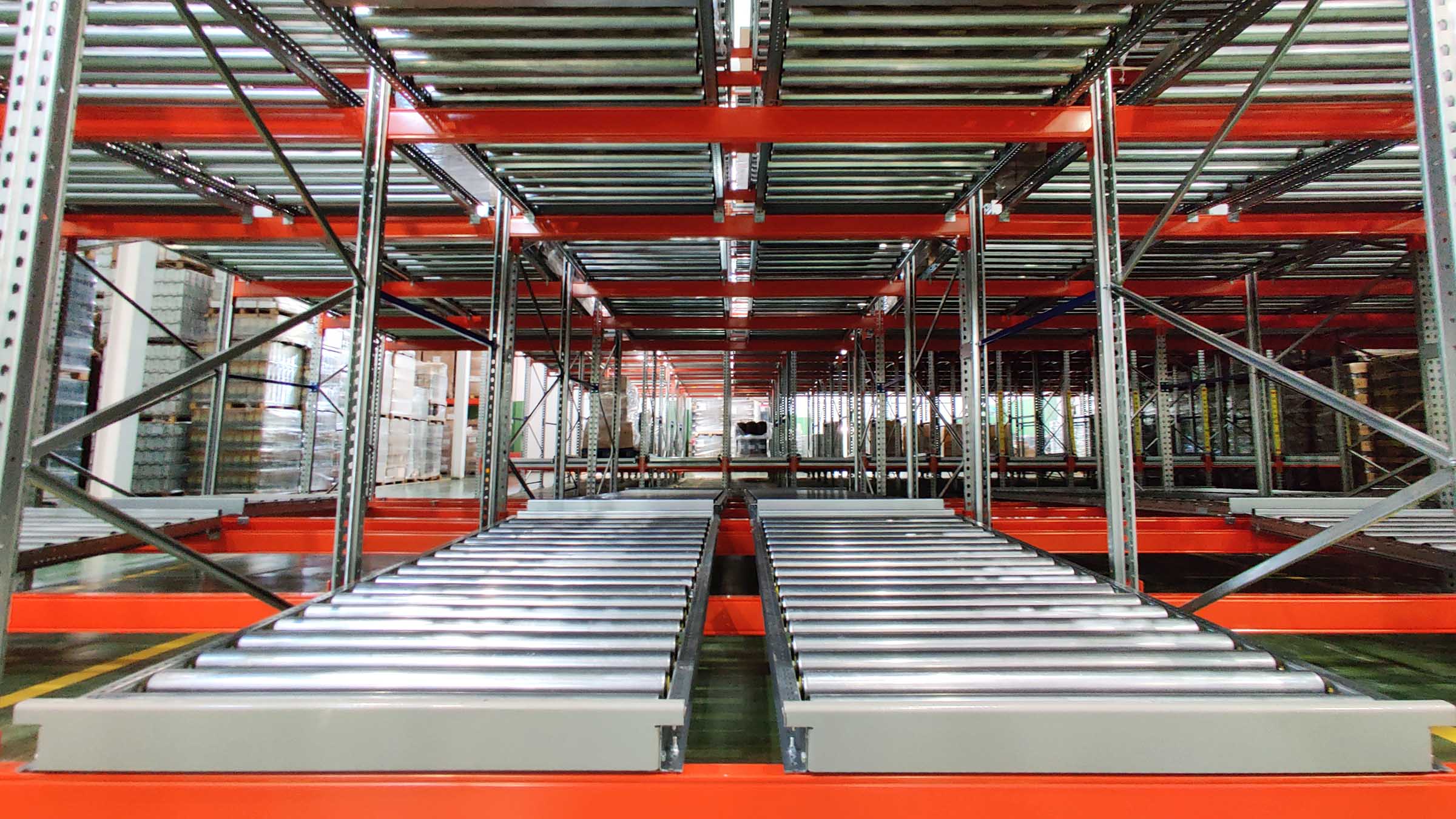 Kệ Push Back và ứng dụng thực tế trong logistics hiện đại
