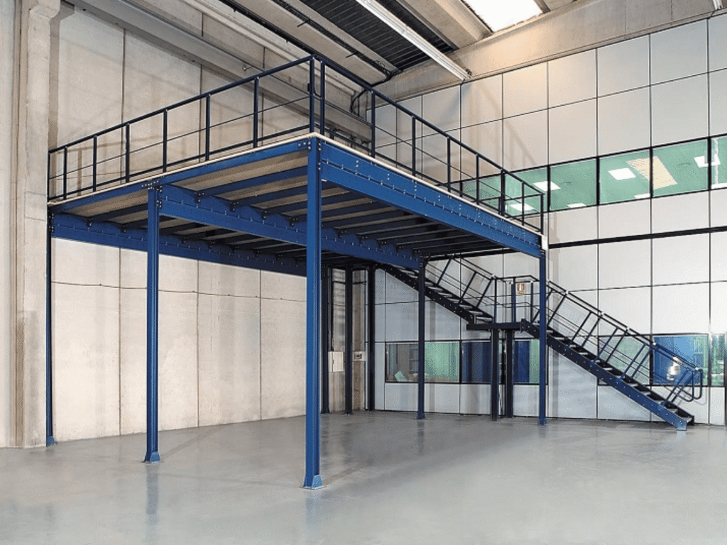 Kệ sàn Mezzanine là gì? Giải pháp tối ưu không gian kho hàng hiệu quả